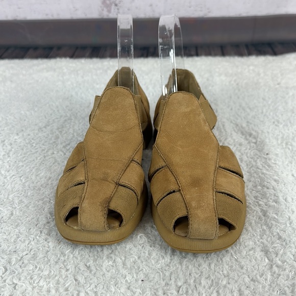 Earth Shoes Womens Fisherman Sandal size 7.5 Tan Leather Slip on Flat - Picture 2 of 9